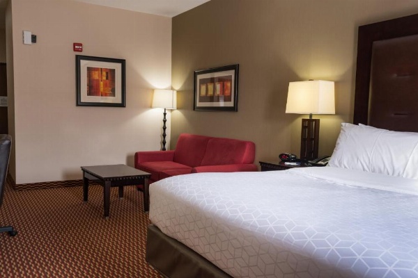 Holiday Inn Express Newington image 16