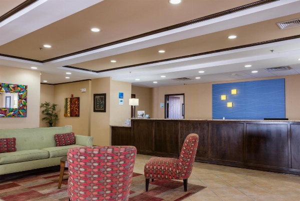 Holiday Inn Express Newington image 7